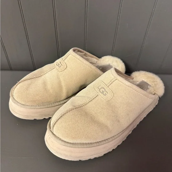 UGG Women's Discoquette Slide Slipper - Picture 2 of 7